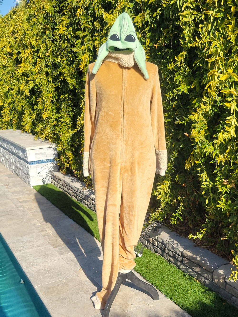 Star Wars Yoda Tan and Green Onesie With Pockets Sz S
